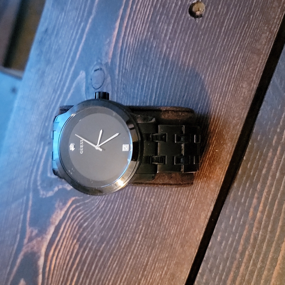 Guess watch - Picture 1 of 3